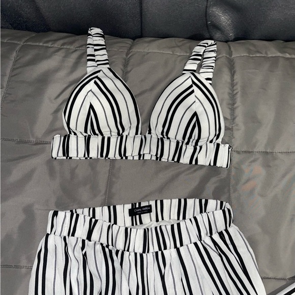 2 Piece Pants Set - Picture 3 of 3